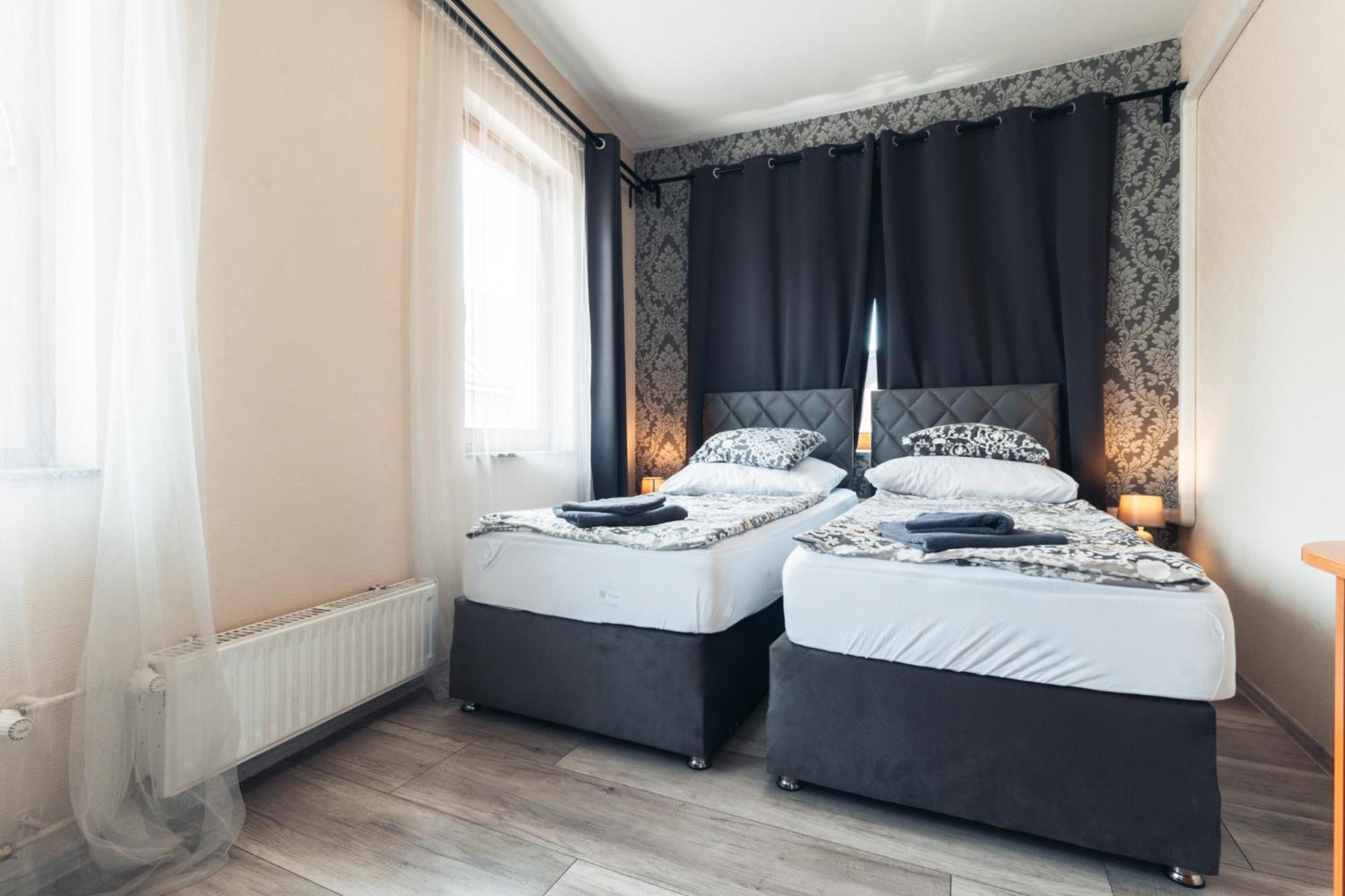 Vegvari Hotel Еґер Екстер'єр фото