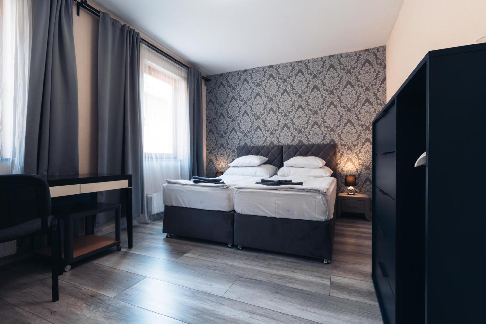 Vegvari Hotel Еґер Екстер'єр фото